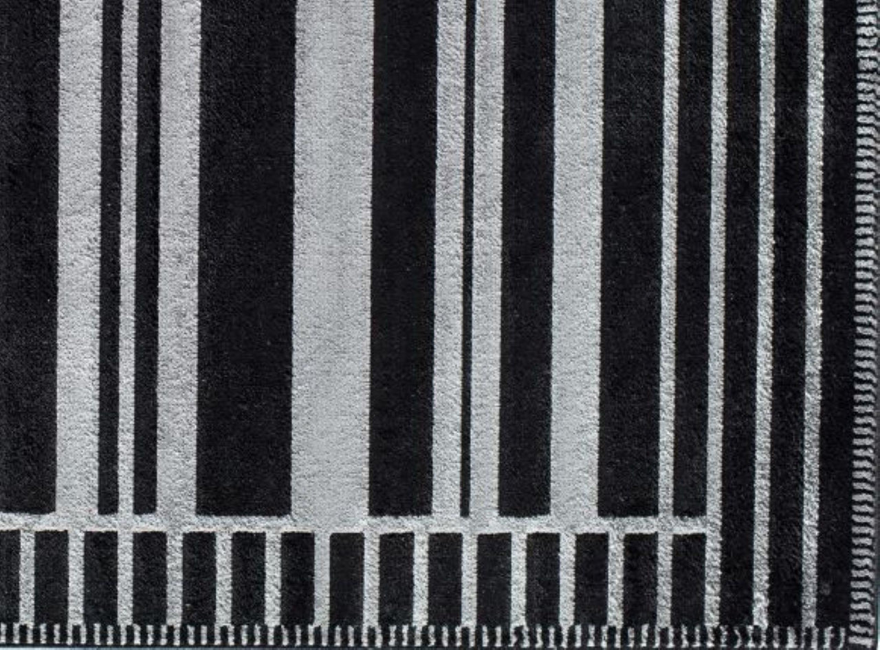 Little Seeds Serenity Latitude Rug Black 5 x 7 - Black