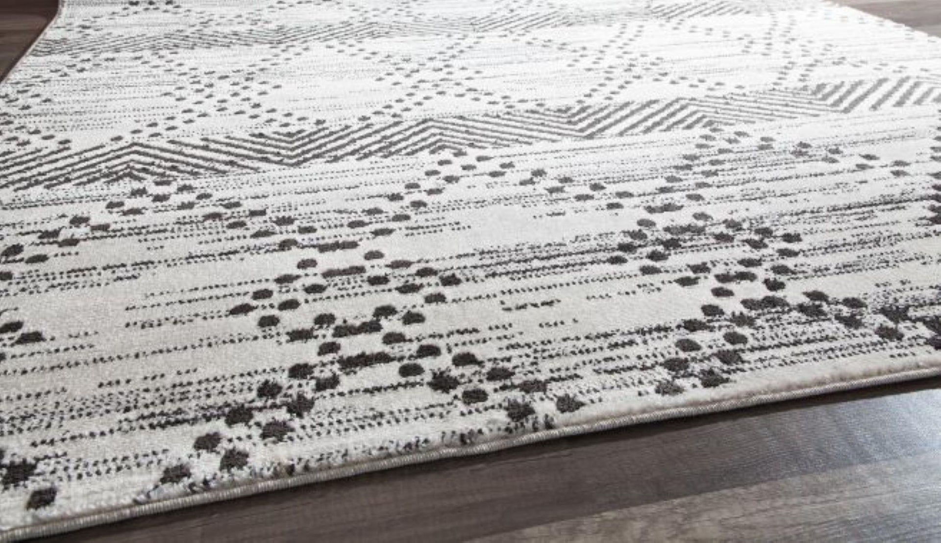 Little Seeds Serenity Vintage Rug Wht/Blk 8 x 10 - White/Black