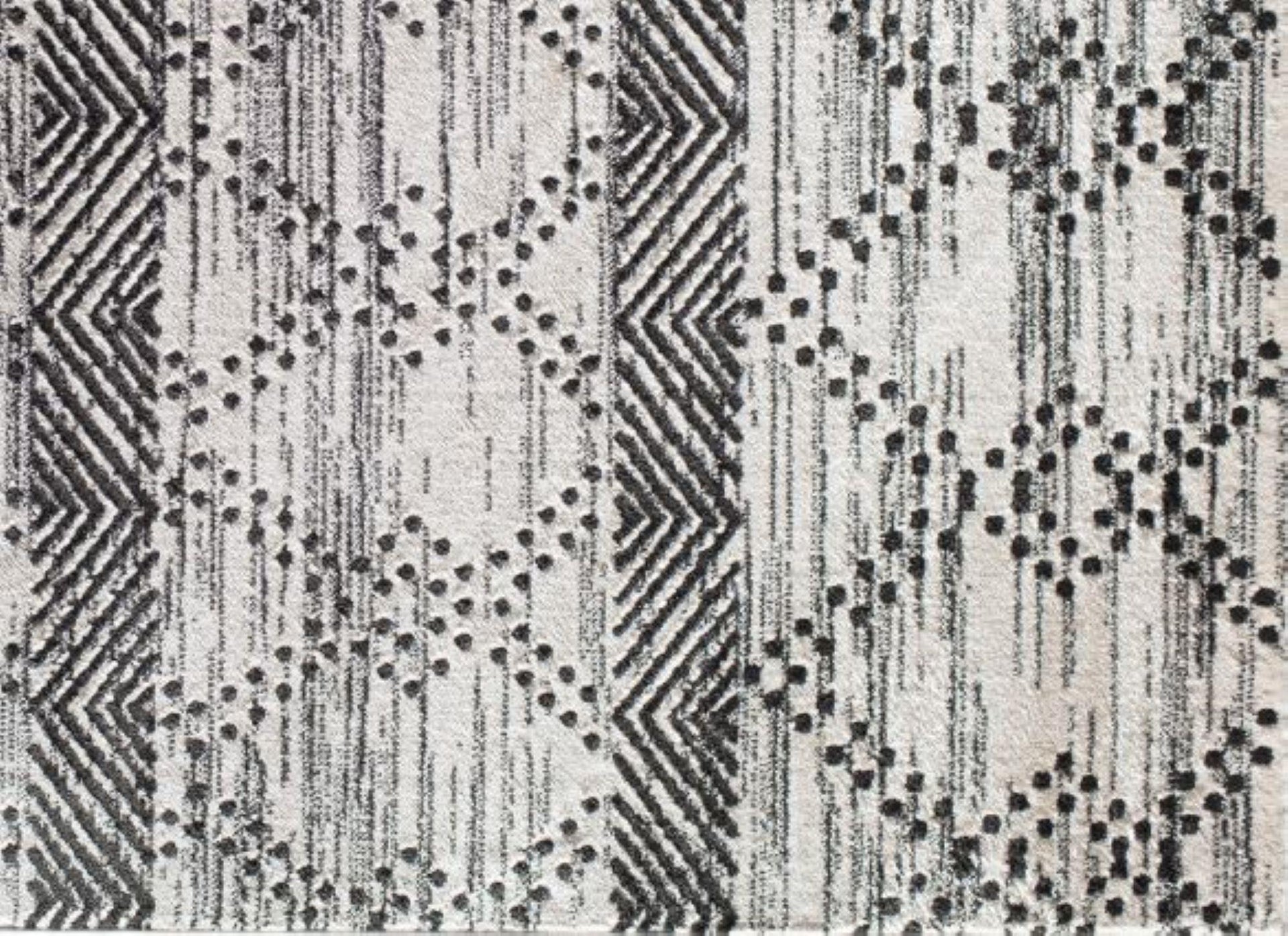 Little Seeds Serenity Vintage Rug Wht/Blk 5 x 7 - White/Black