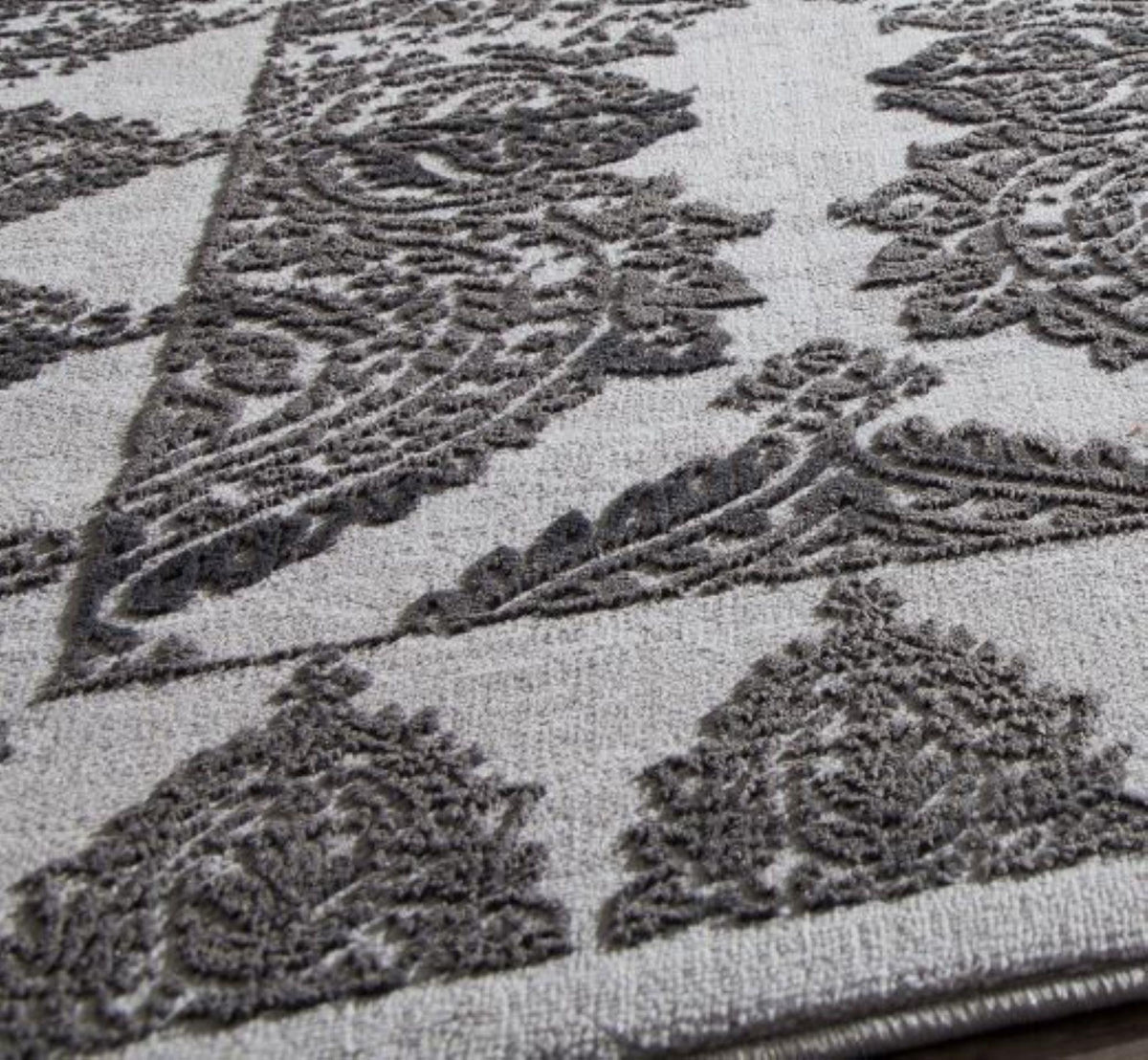 Little Seeds Magnolia Paisley Rug Charcoal 5 x 7 - Charcoal