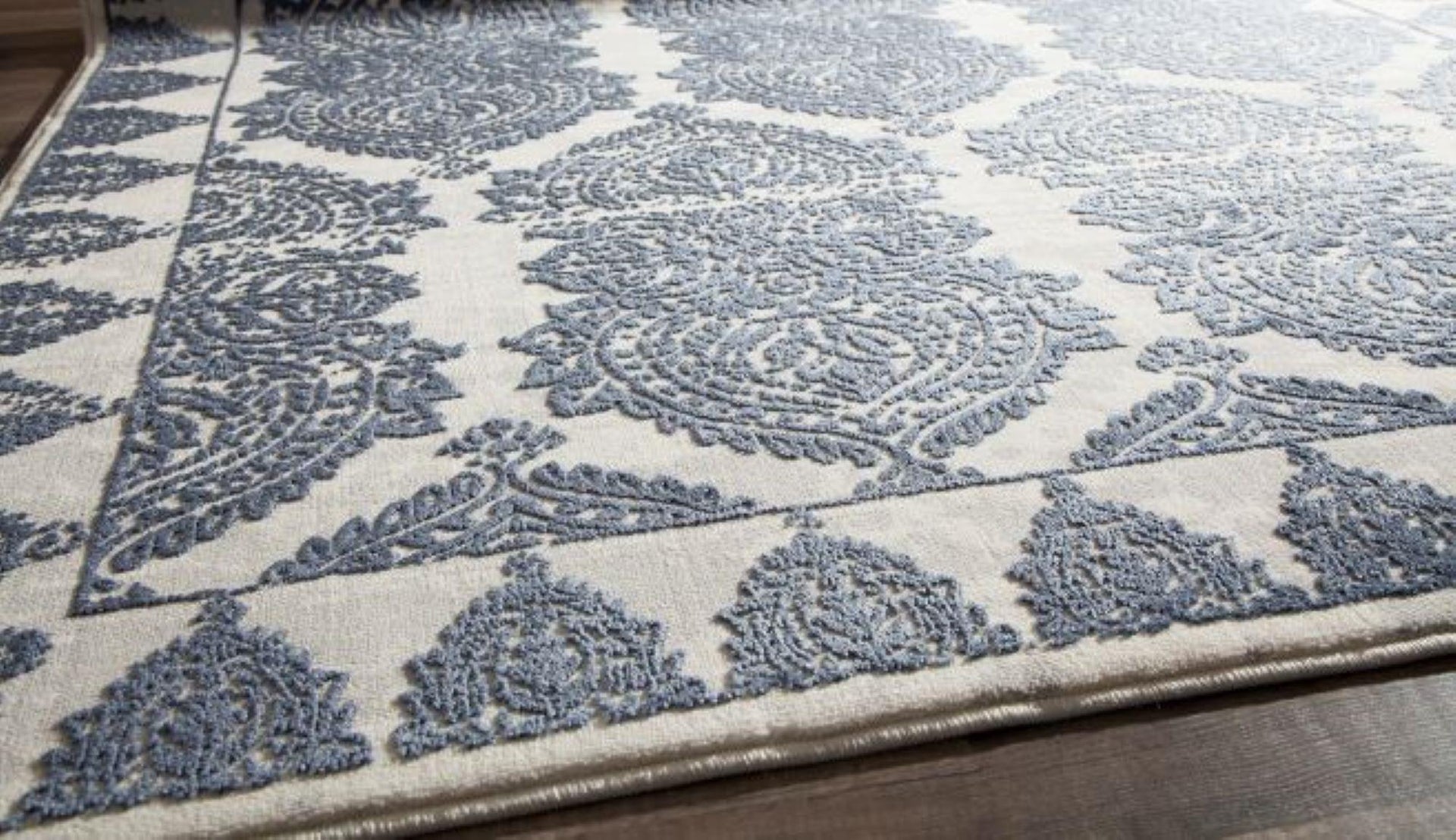 Little Seeds Magnolia Paisley Rug Navy 5 x 7 - Navy