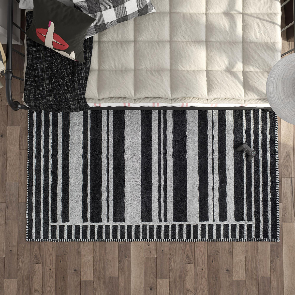 Little Seeds Serenity Latitude Rug Black 5 x 7 - Black