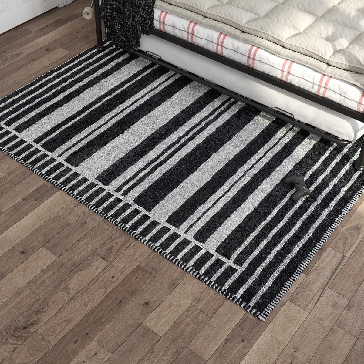 Little Seeds Serenity Latitude Rug Black 5 x 7 - Black